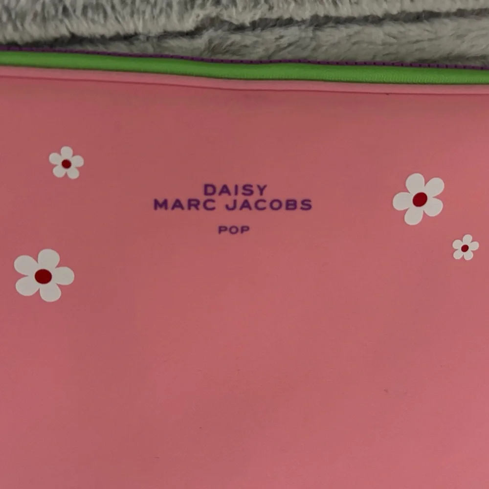 💕Marc Jacobs Pink laptop sleeve case💕
